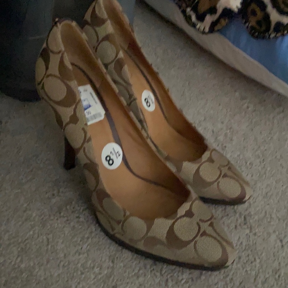 Size 8.5 tan coach 3” heels